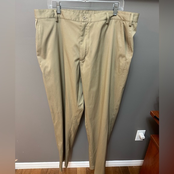 NIKE GOLF | Men’s 38 x 34 Beige Flat Front Golf Pants - Picture 5 of 12